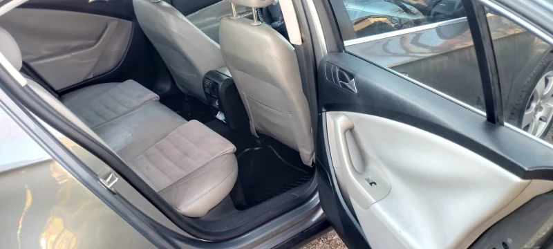 VW Passat 2.0 TDI, снимка 12 - Автомобили и джипове - 49136373