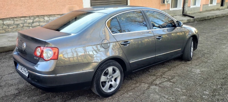 VW Passat 2.0 TDI, снимка 4 - Автомобили и джипове - 49136373