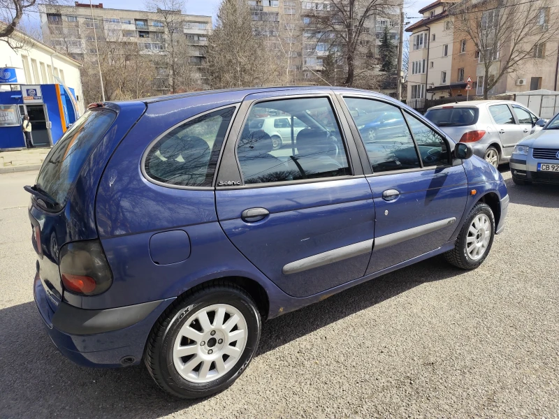 Renault Scenic, снимка 6 - Автомобили и джипове - 49553628