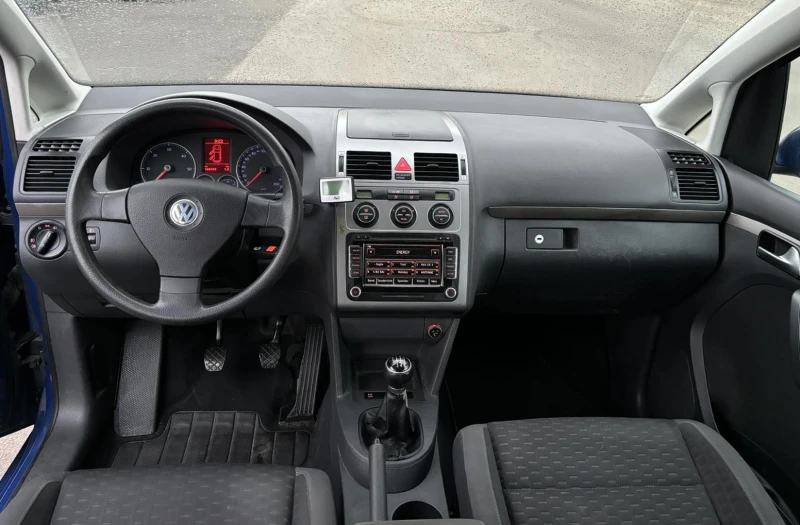 VW Touran 1.9 TDI   105 кс  НОВ ВНОС  ЛИЗИНГ, снимка 12 - Автомобили и джипове - 52037525