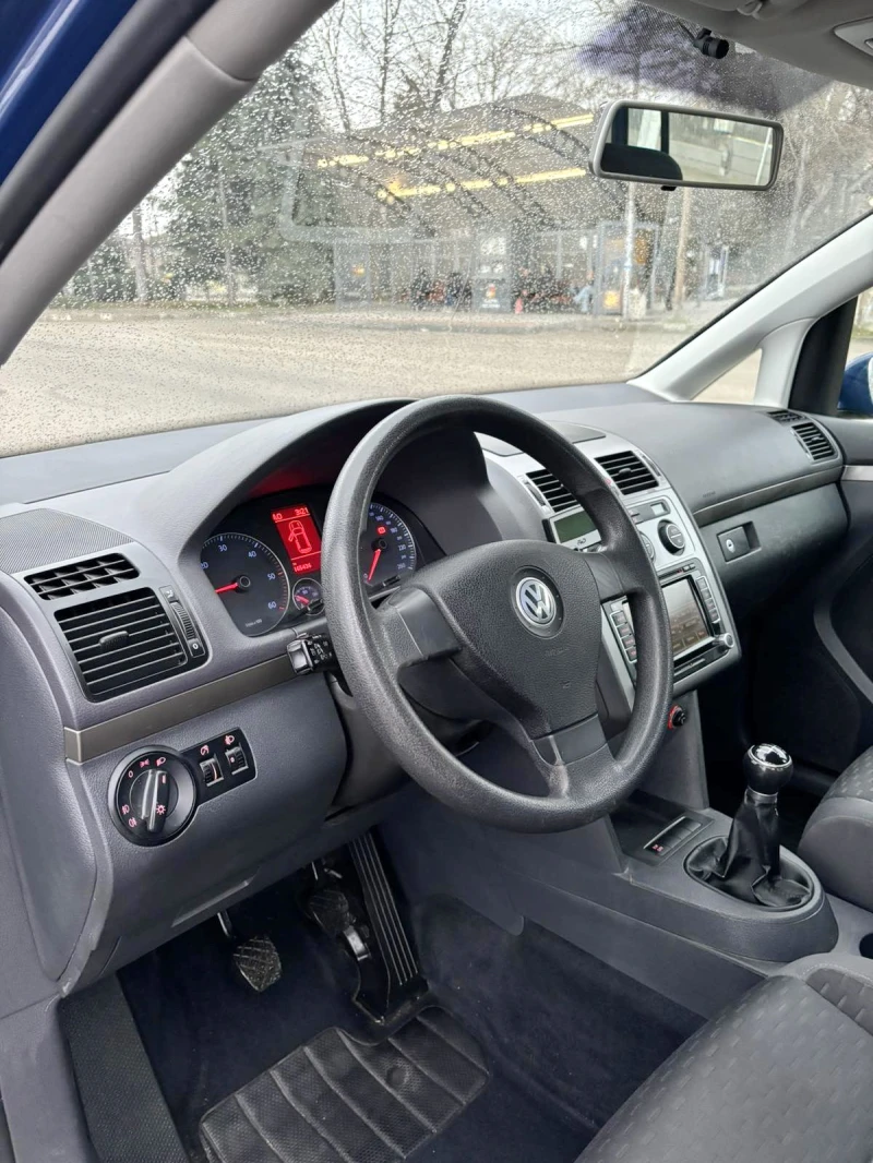 VW Touran 1.9 TDI   105 кс  НОВ ВНОС  ЛИЗИНГ, снимка 9 - Автомобили и джипове - 52037525