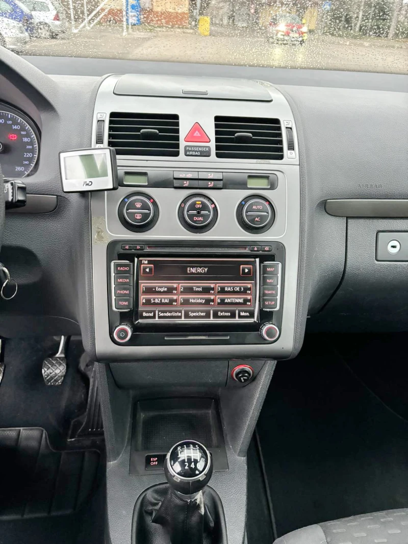 VW Touran 1.9 TDI   105 кс  НОВ ВНОС  ЛИЗИНГ, снимка 11 - Автомобили и джипове - 52037525
