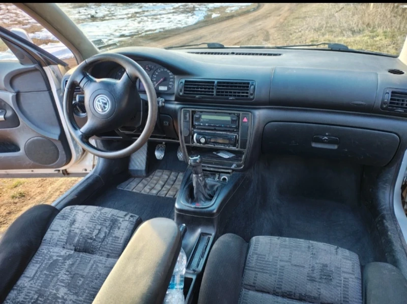 VW Passat 1.8, снимка 5 - Автомобили и джипове - 51911221