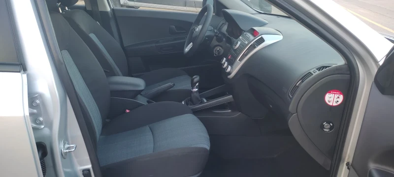 Kia Ceed 1.4i БЕНЗИН, снимка 13 - Автомобили и джипове - 51817009