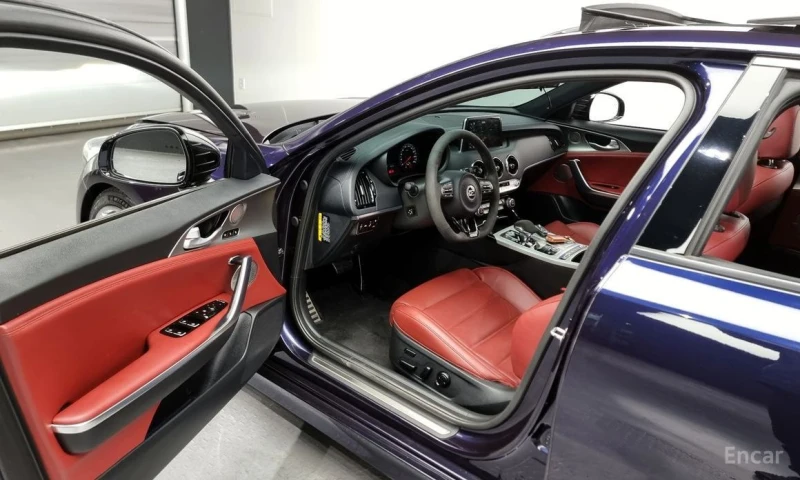 Kia Stinger, снимка 10 - Автомобили и джипове - 53238099