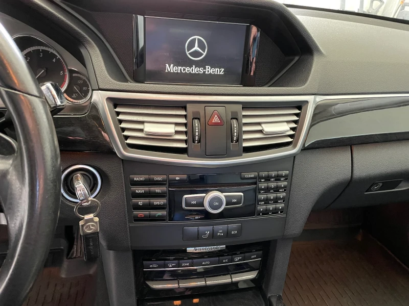 Mercedes-Benz E 220 CDI / AVANTGARDE, снимка 13 - Автомобили и джипове - 53425468