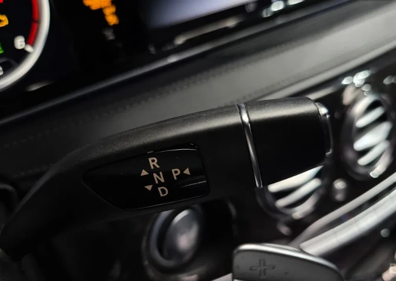 Mercedes-Benz S 350 * AMG Line * HeadUp * * AвтоКредит* (ЦЕНА ДО БГ), снимка 14 - Автомобили и джипове - 53275600