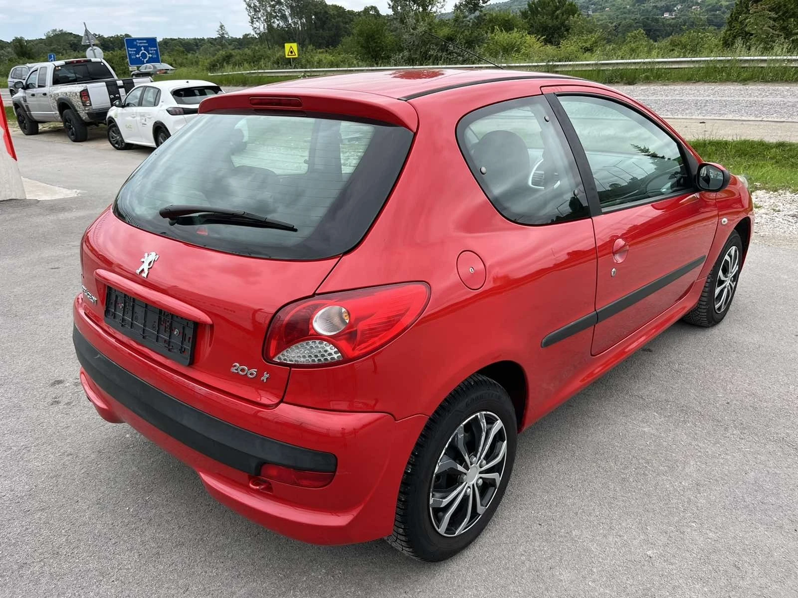 Peugeot 206  1.1I 60кс 121 000 км КЛИМАТИК - изображение 4