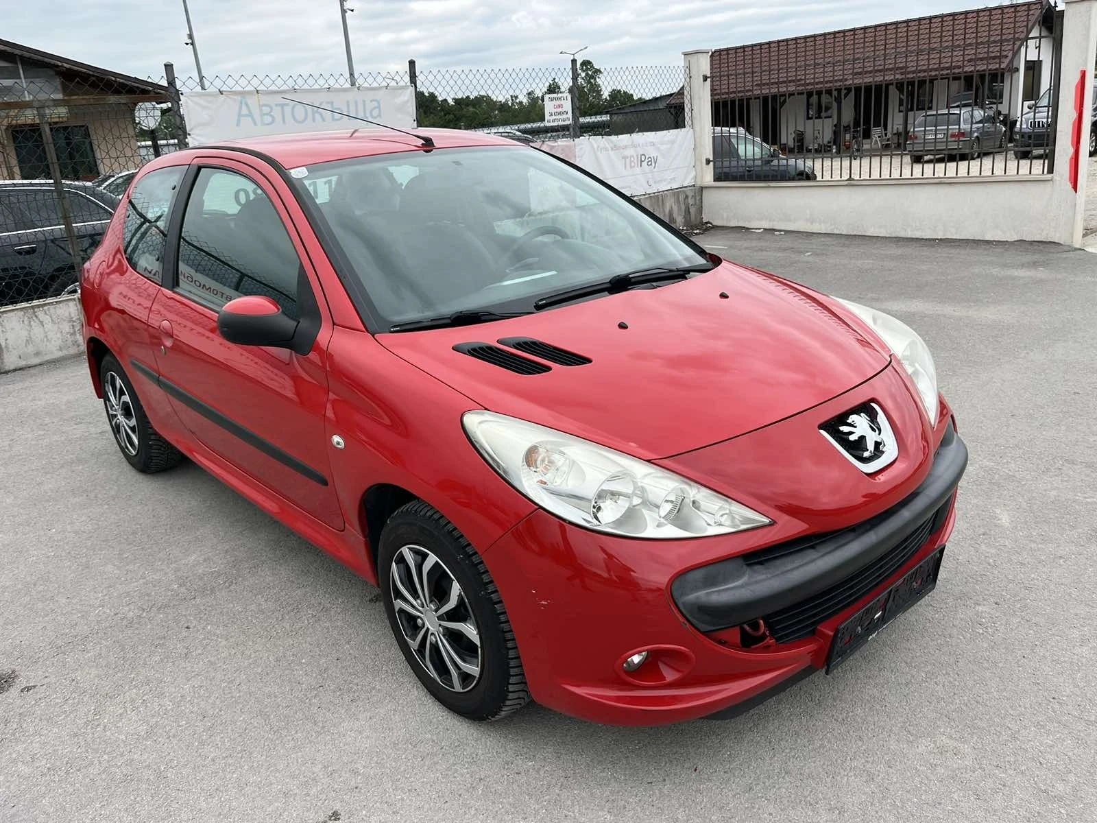 Peugeot 206  1.1I 60кс 121 000 км КЛИМАТИК - изображение 3