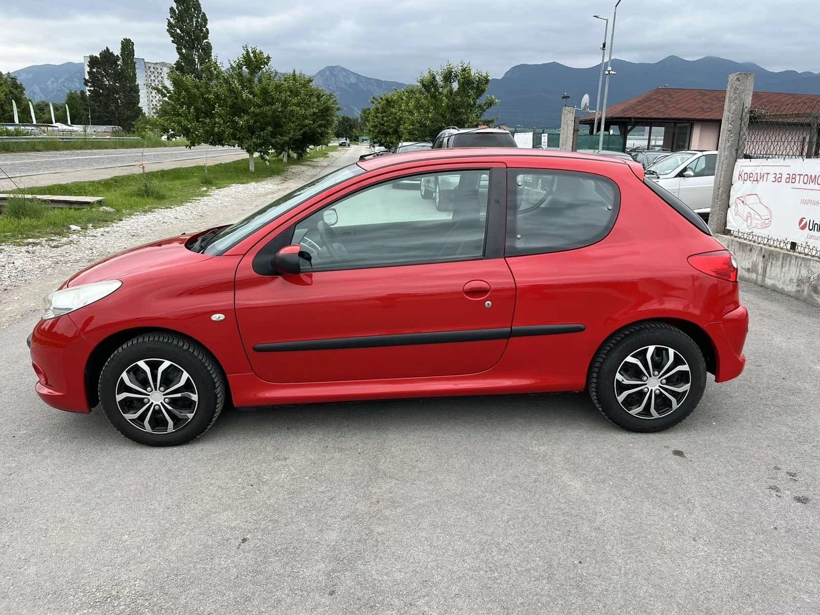 Peugeot 206  1.1I 60кс 121 000 км КЛИМАТИК - изображение 6