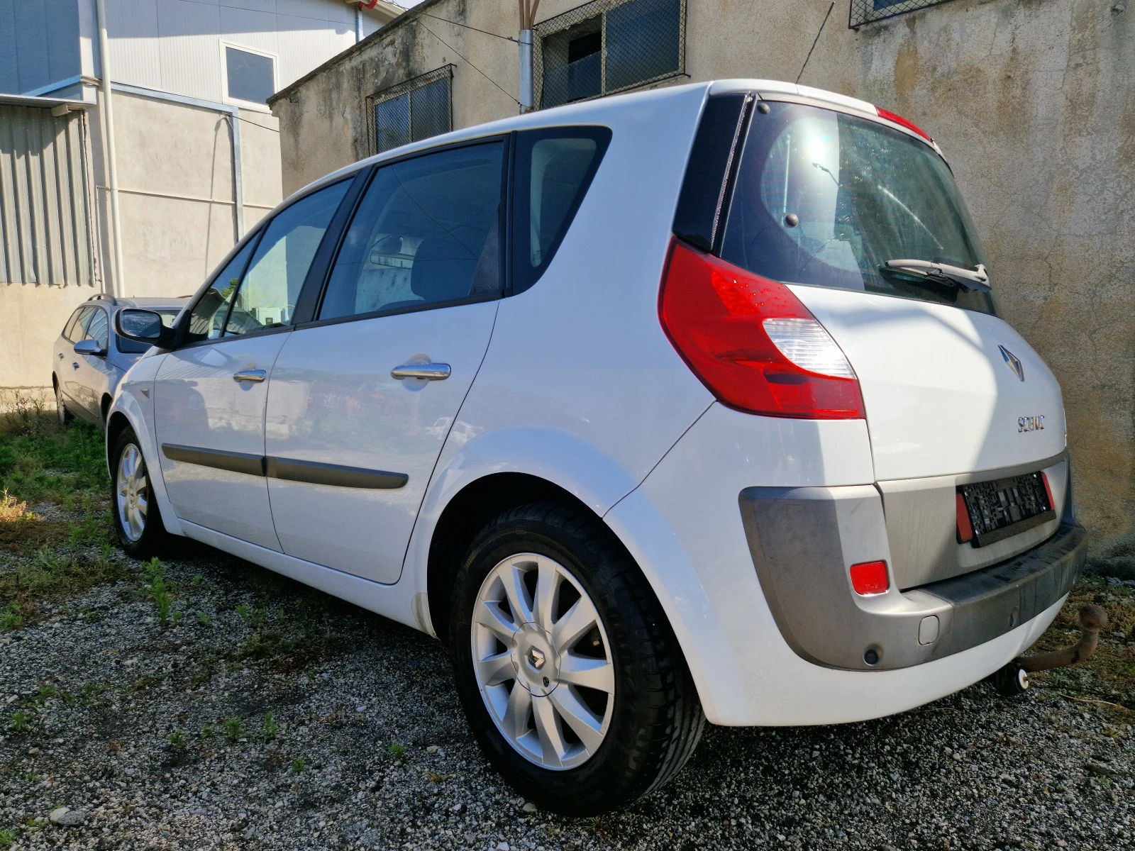 Renault Scenic 2.0D АВТОМАТИК! - изображение 8