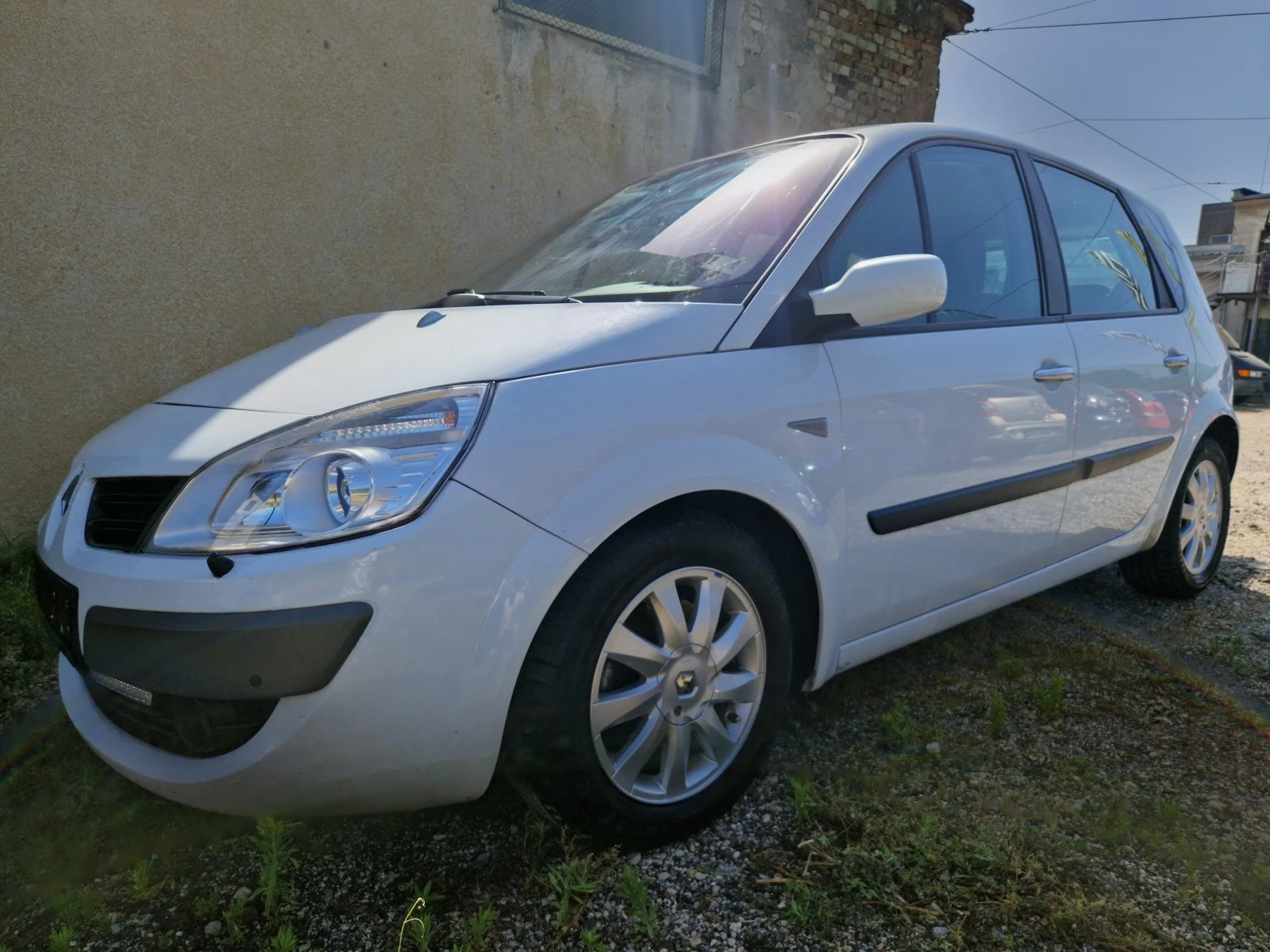 Renault Scenic 2.0D АВТОМАТИК! - изображение 3