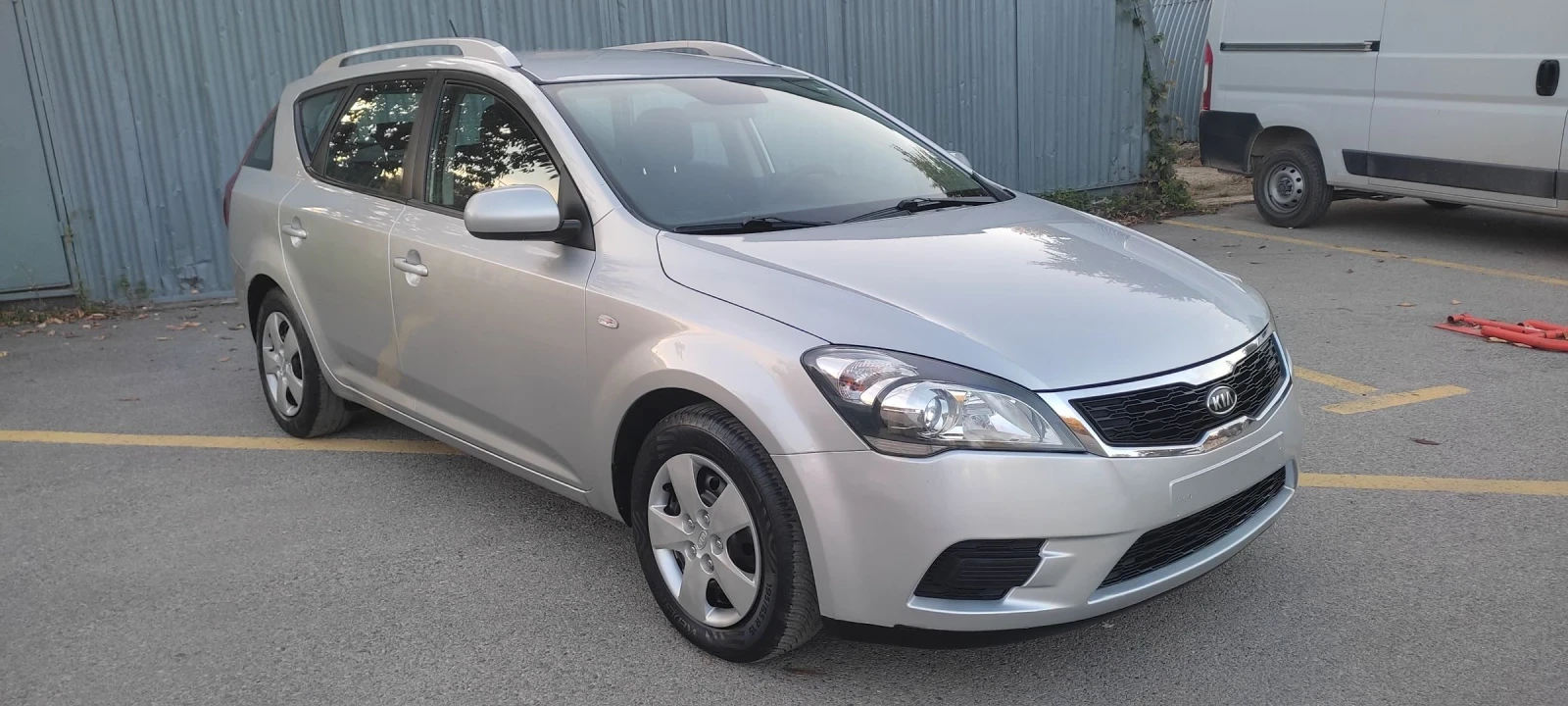 Kia Ceed 1.4i БЕНЗИН - изображение 3