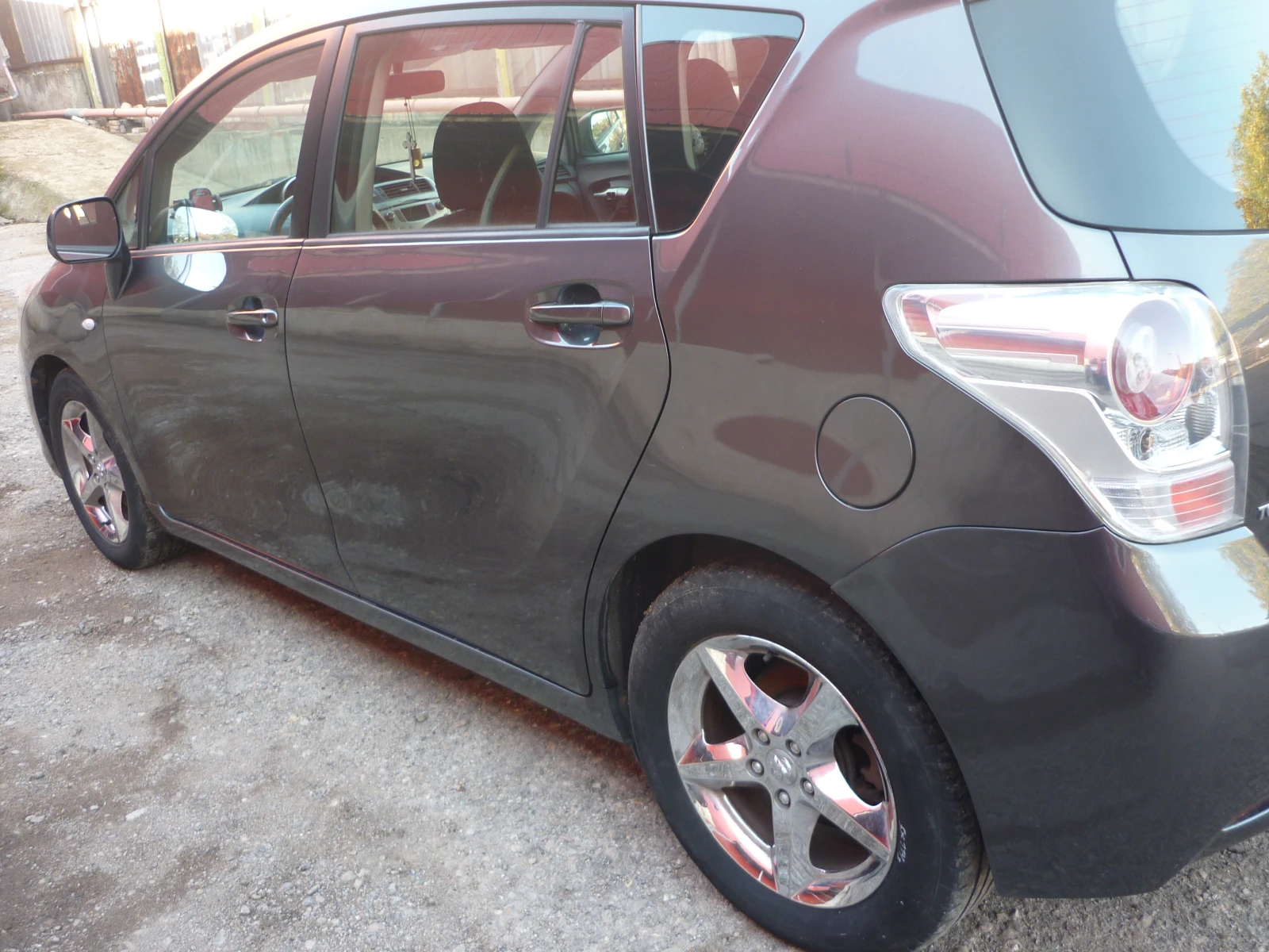 Toyota Verso 2.0 D4D - изображение 4