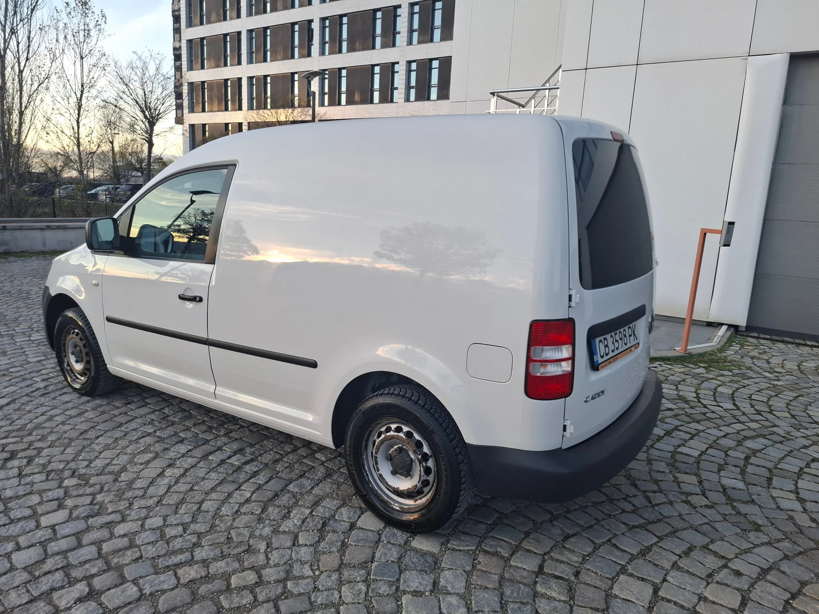 VW Caddy Casten 1.6 TDI - изображение 6