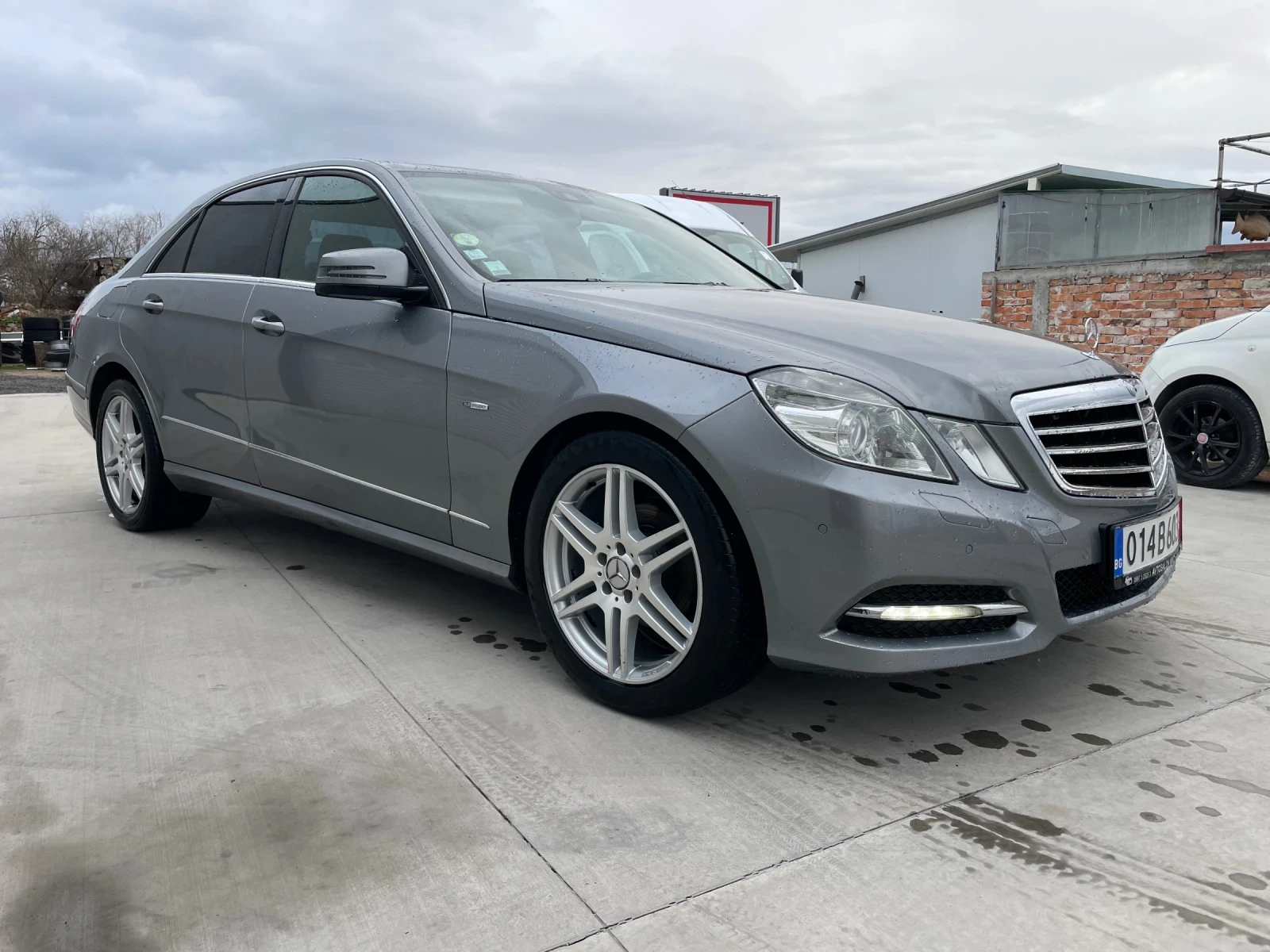 Mercedes-Benz E 220 CDI / AVANTGARDE - изображение 2