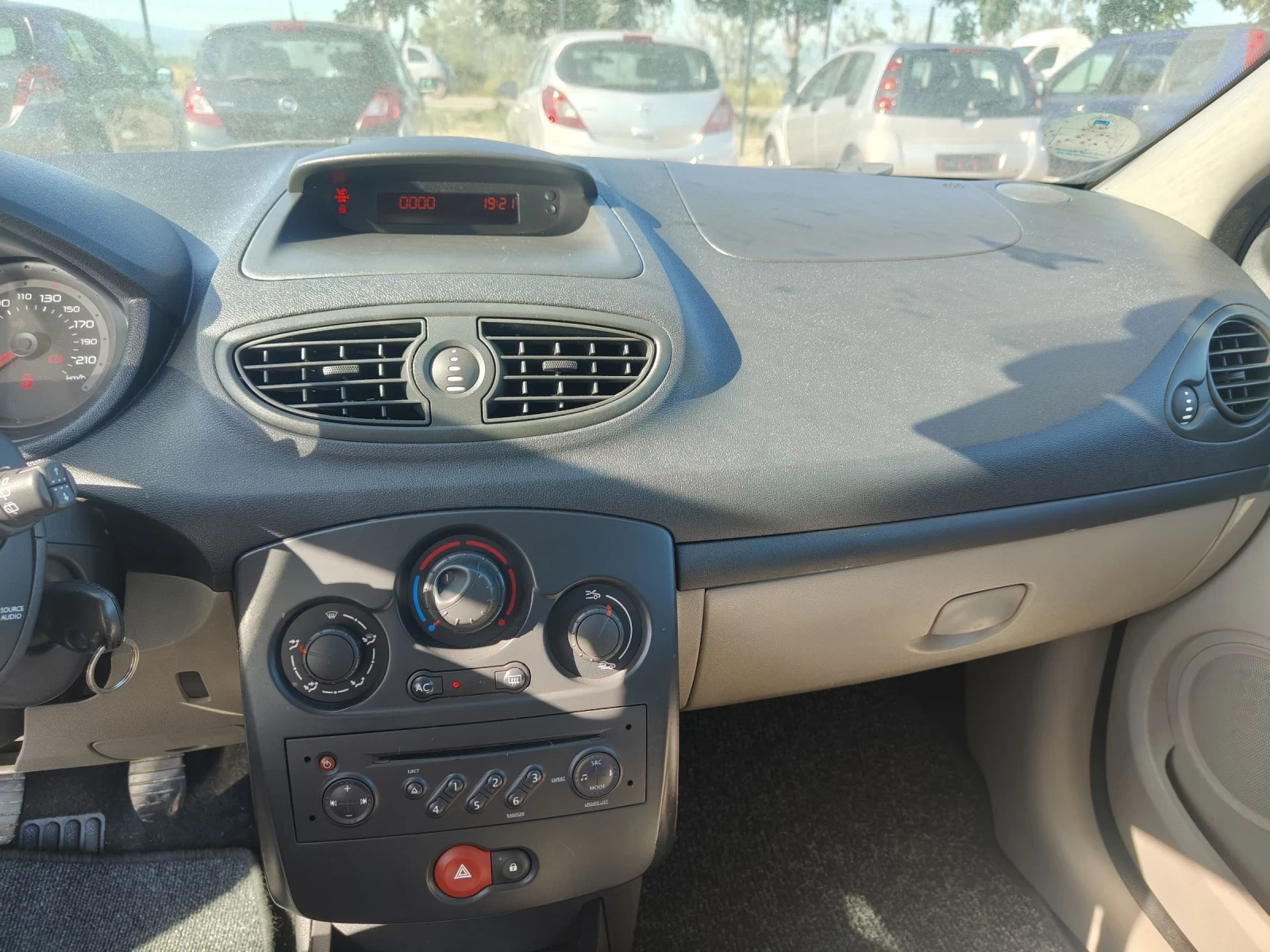 Renault Clio 1.2i GERMANY , снимка 10 - Автомобили и джипове - 53537336