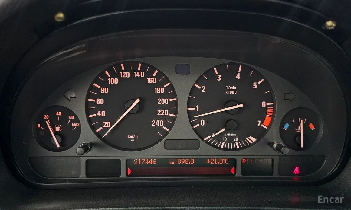 BMW 740  - изображение 8