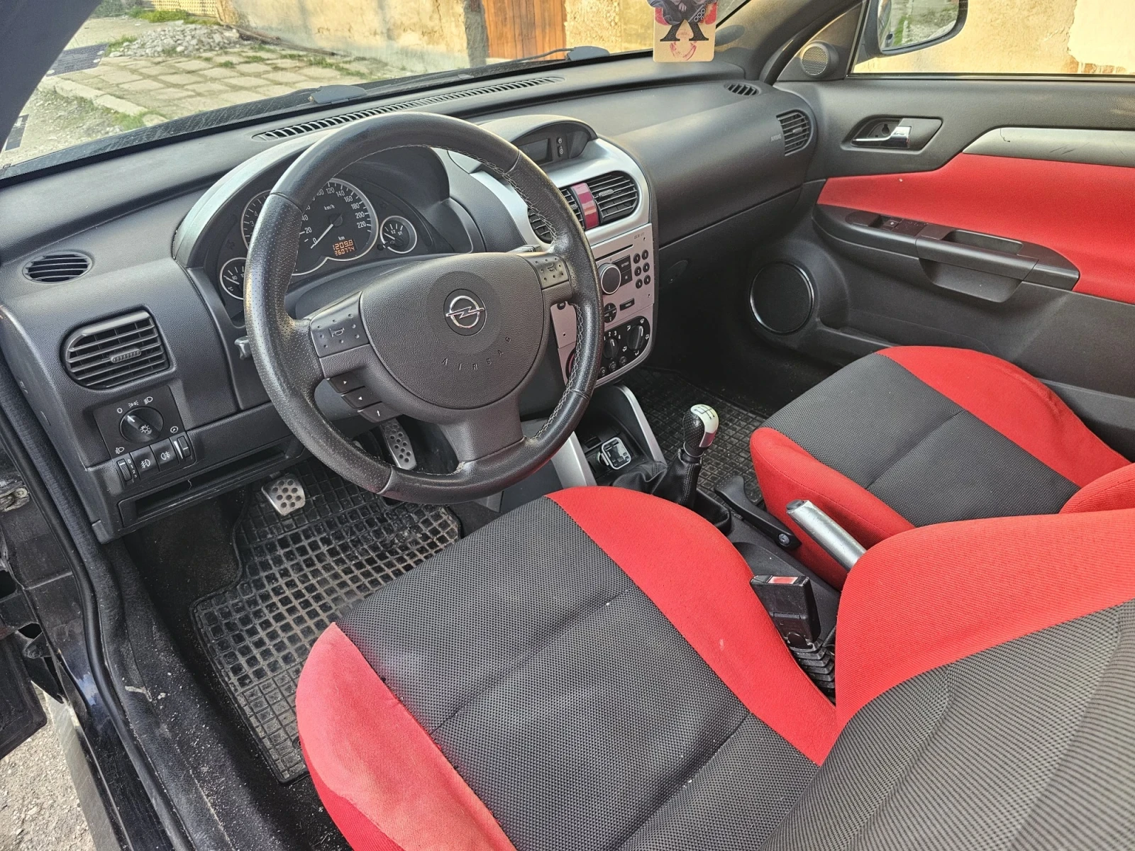 Opel Tigra 1.6, снимка 4 - Автомобили и джипове - 53805461