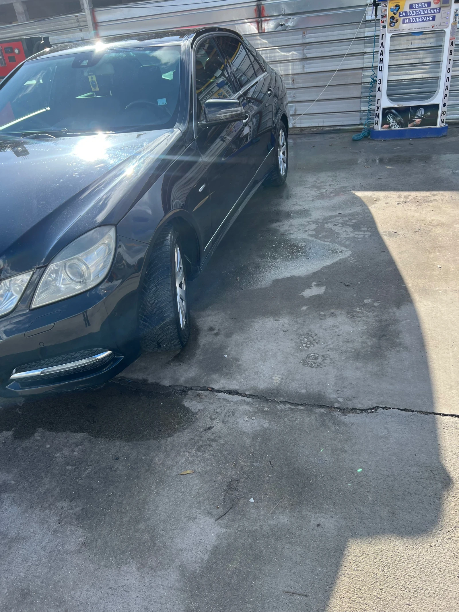 Mercedes-Benz E 220, снимка 2 - Автомобили и джипове - 54557641