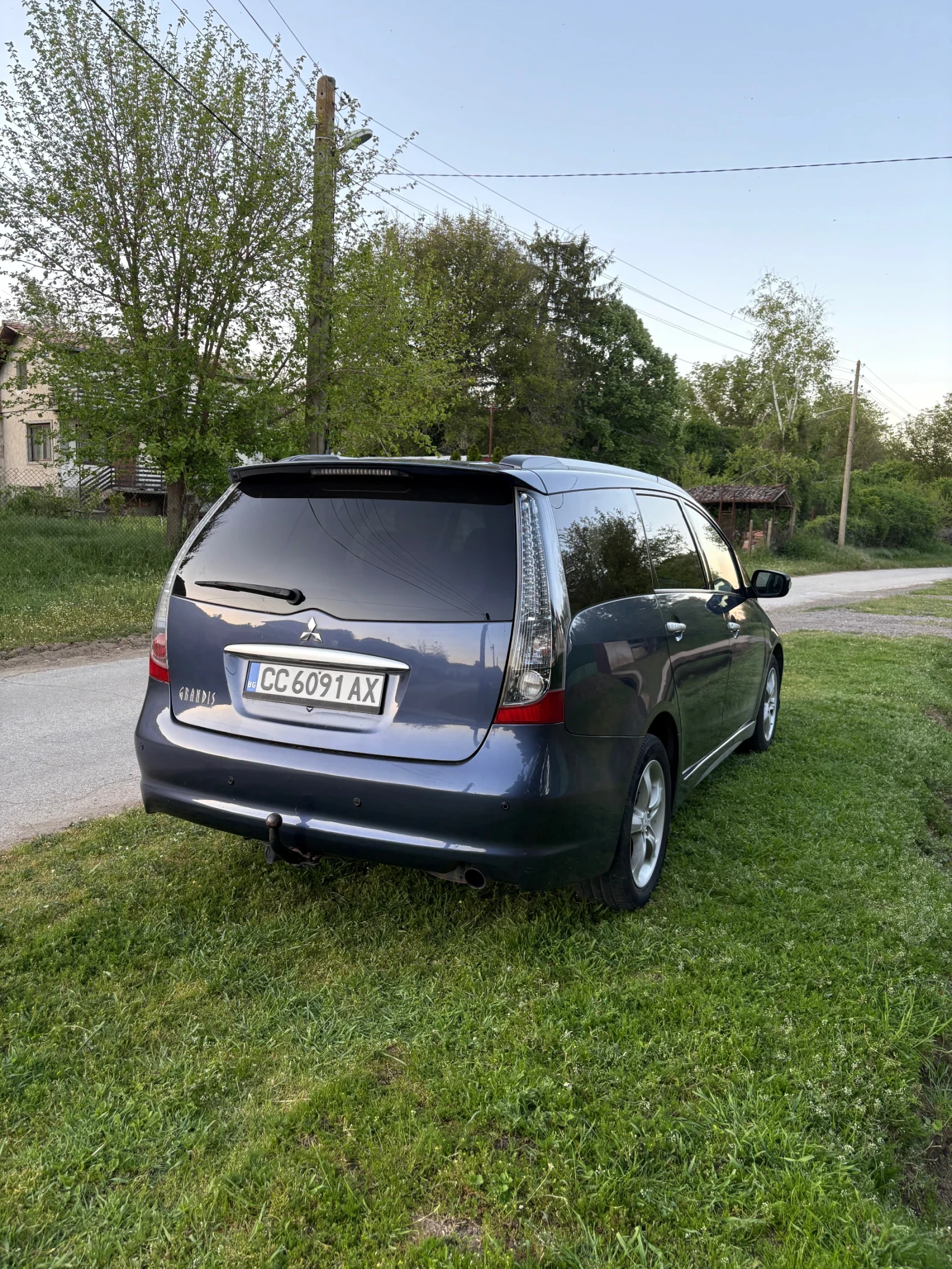 Mitsubishi Grandis 2.4, снимка 4 - Автомобили и джипове - 54568222