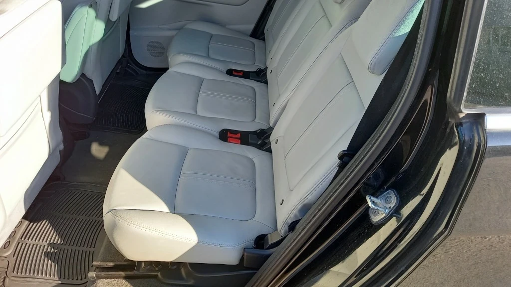 Peugeot 5008 2.0 HDI, head up, кожа, подгрев, снимка 8 - Автомобили и джипове - 54959056