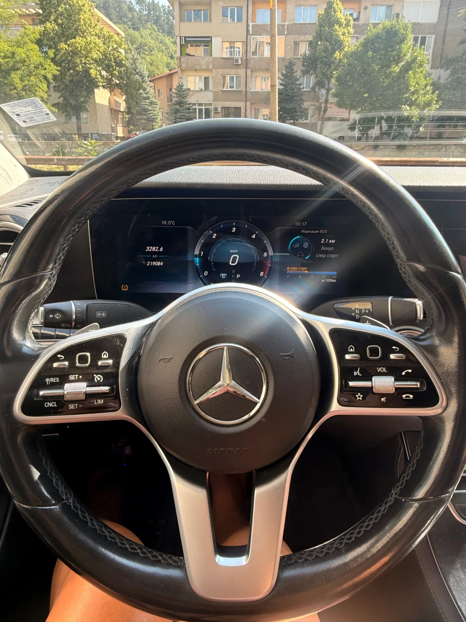 Mercedes-Benz E 220 4MATIC, снимка 8 - Автомобили и джипове - 55333108