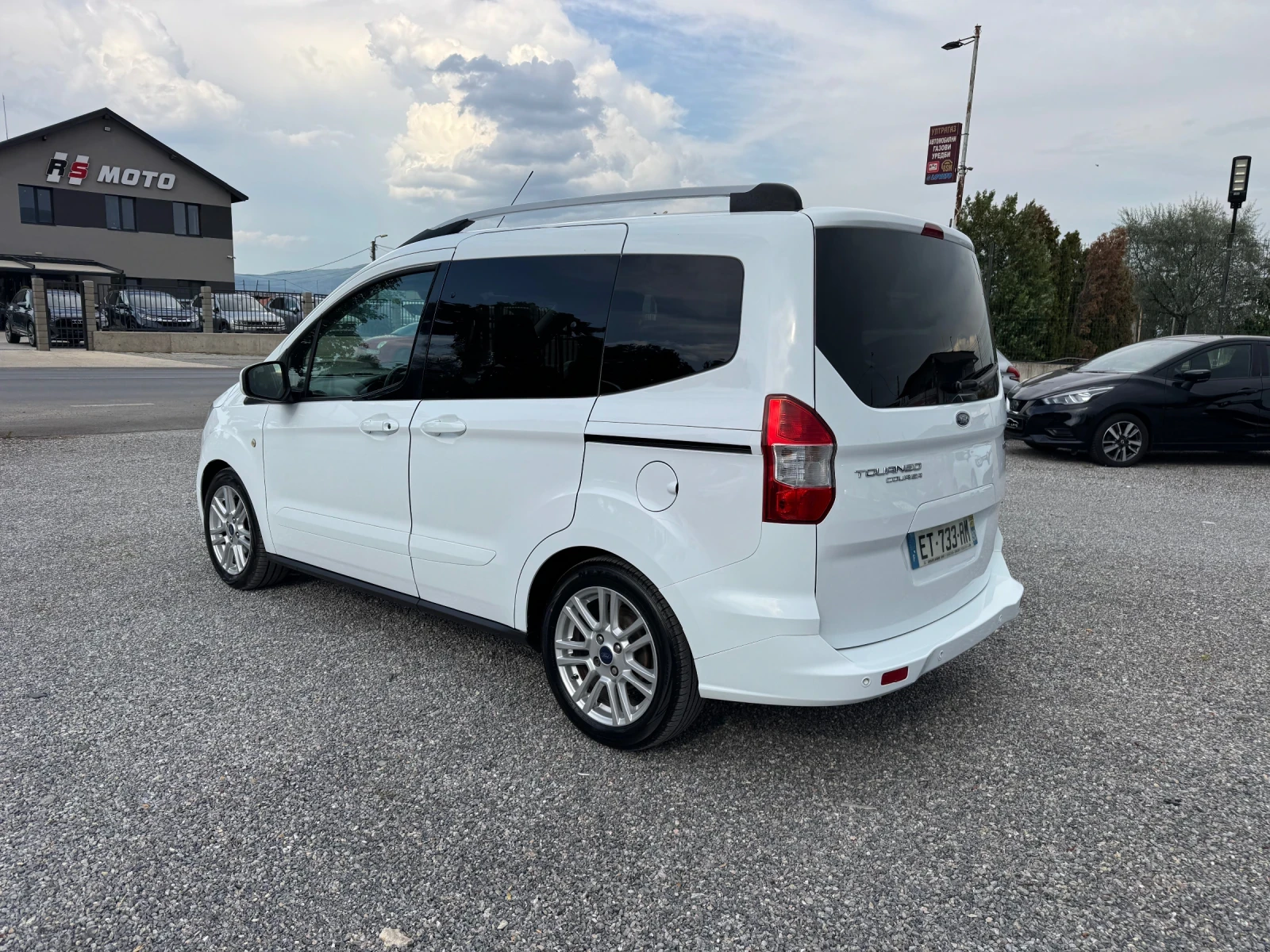 Ford Courier Tourneo 1.0 EkoBoost NAVI!! Titanium!! EURO 6!!, снимка 4 - Автомобили и джипове - 55728784
