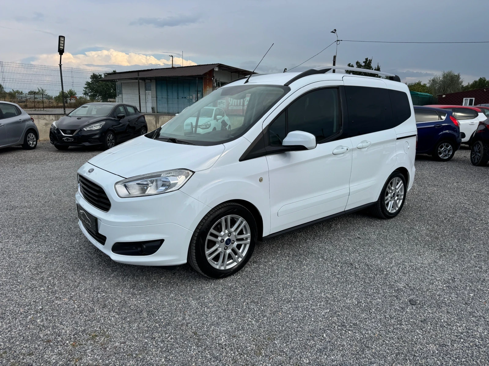 Ford Courier Tourneo 1.0 EkoBoost NAVI!! Titanium!! EURO 6!!, снимка 2 - Автомобили и джипове - 55728784
