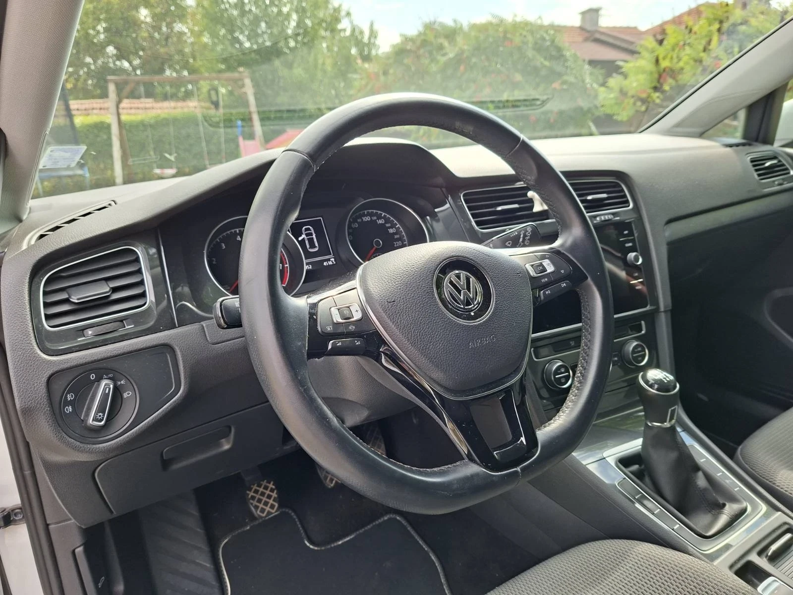 VW Golf, снимка 11 - Автомобили и джипове - 56076099