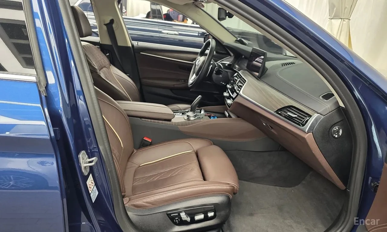 BMW 530 i Luxury | АВТОФИНАНСИРАНЕ | ЦЕНА ДО БЪЛГАРИЯ, снимка 11 - Автомобили и джипове - 56107879