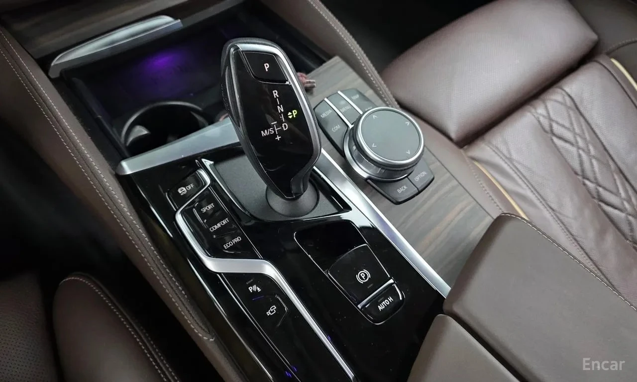 BMW 530 i Luxury | АВТОФИНАНСИРАНЕ | ЦЕНА ДО БЪЛГАРИЯ, снимка 9 - Автомобили и джипове - 56107879