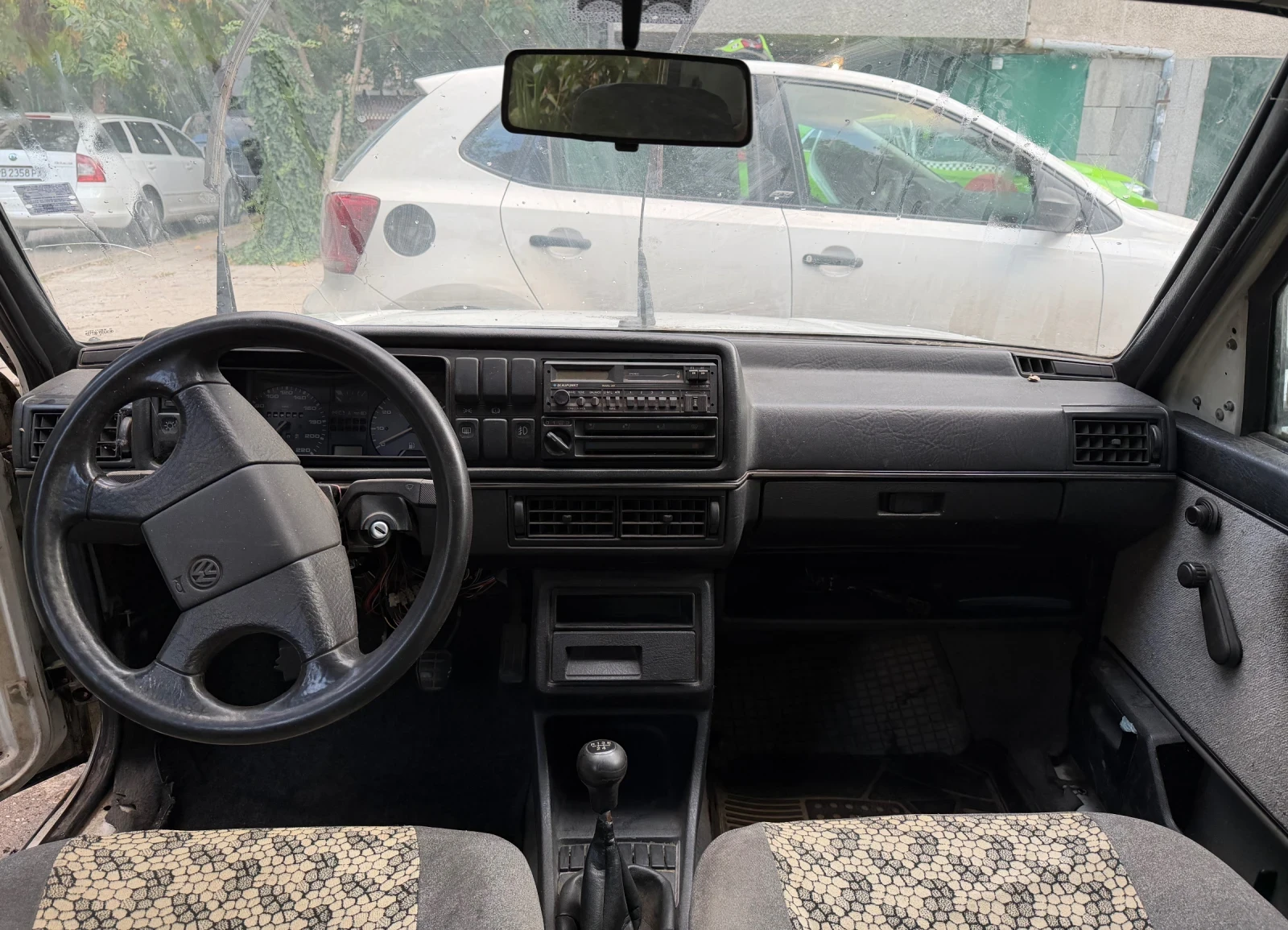 VW Golf 1.6, снимка 4 - Автомобили и джипове - 56246097