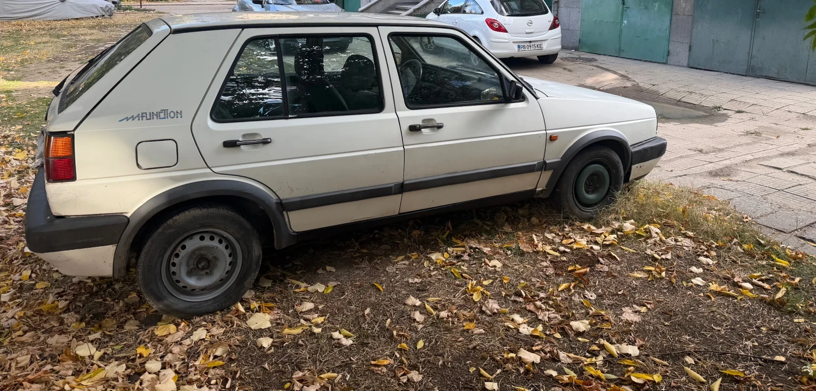 VW Golf 1.6, снимка 4 - Автомобили и джипове - 56246097