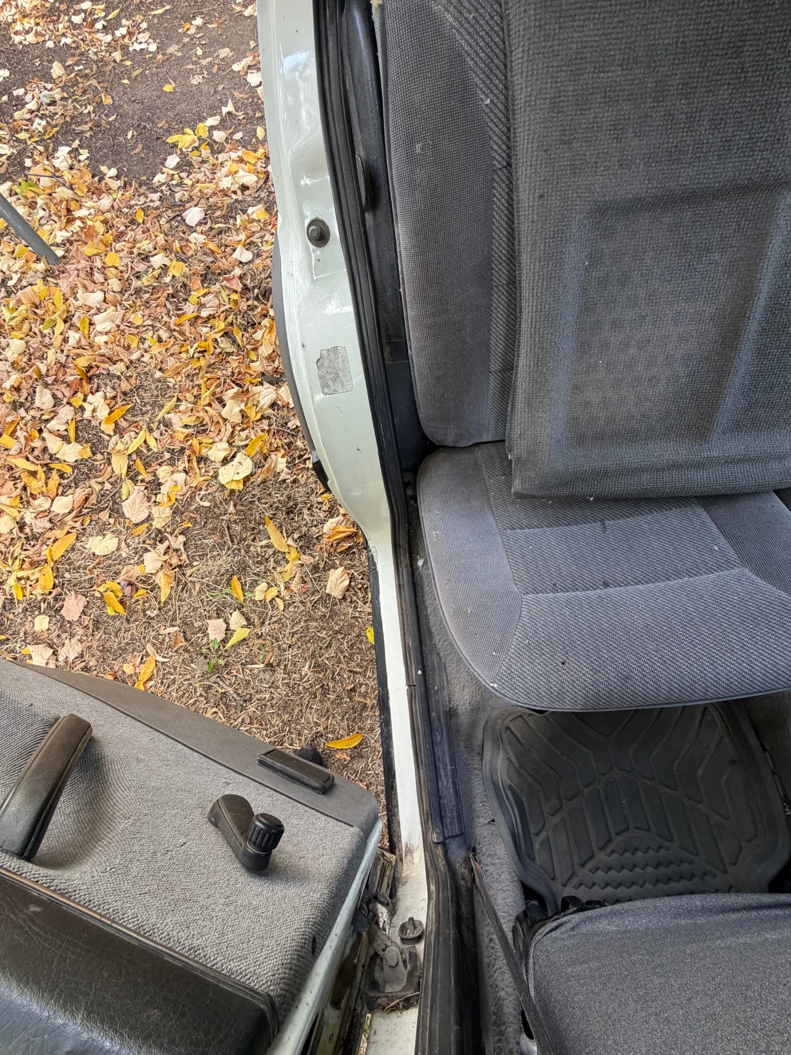 VW Golf 1.6, снимка 10 - Автомобили и джипове - 56246097