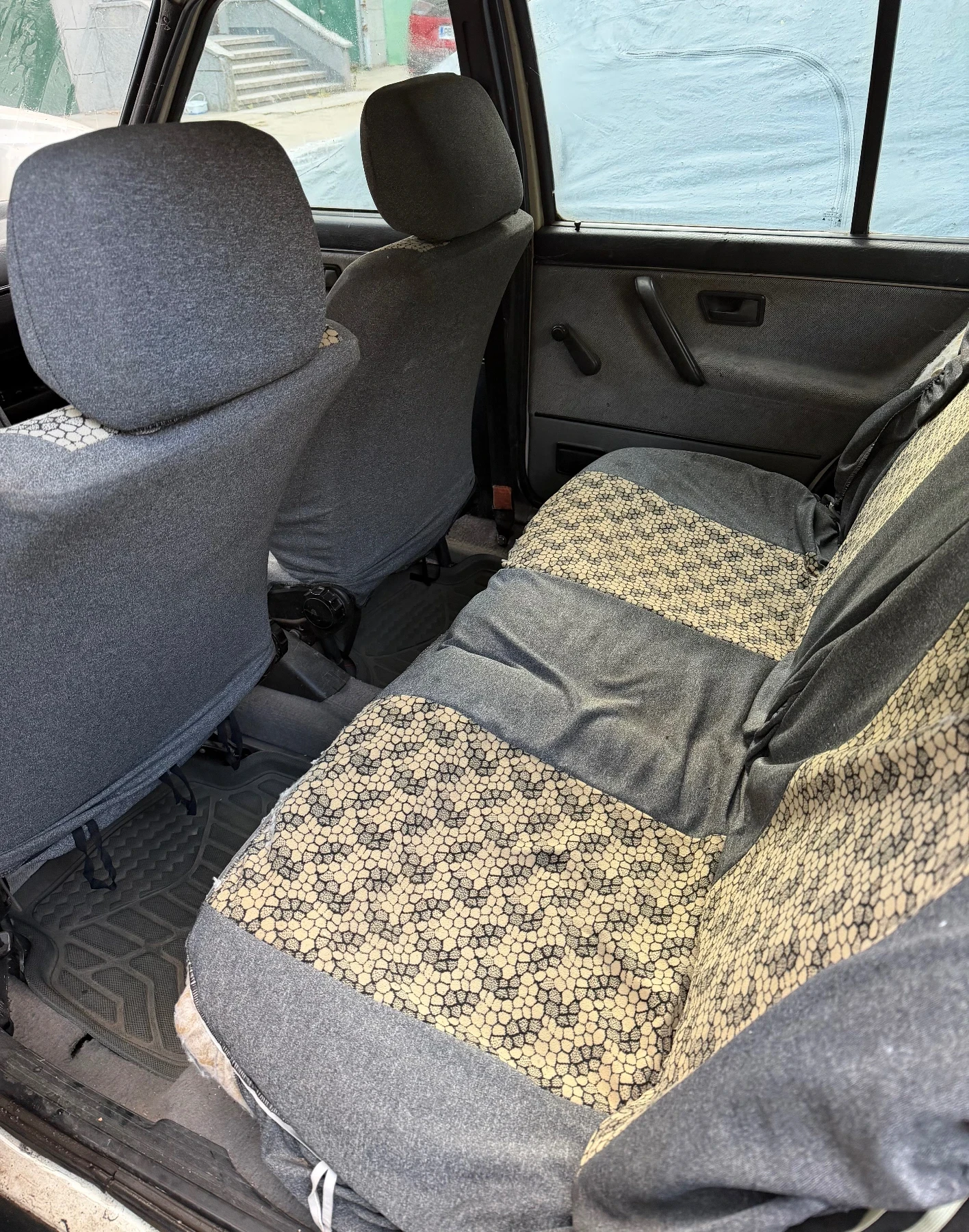VW Golf 1.6, снимка 5 - Автомобили и джипове - 56246097
