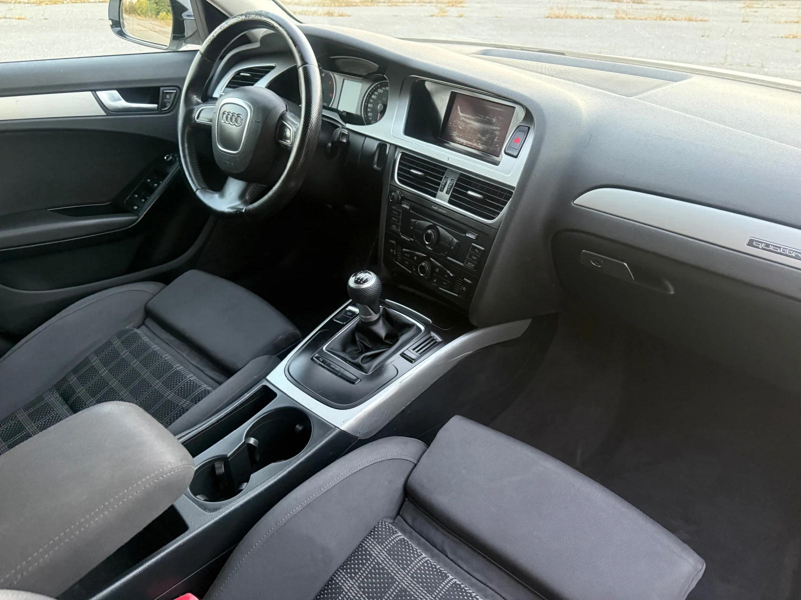 Audi A4 2.0TDI 4x4, снимка 13 - Автомобили и джипове - 56262195