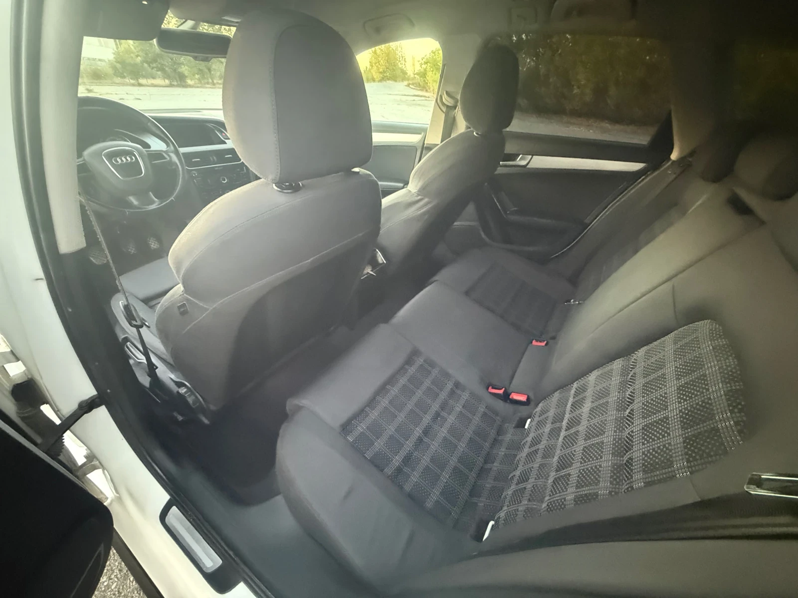 Audi A4 2.0TDI 4x4, снимка 11 - Автомобили и джипове - 56262195