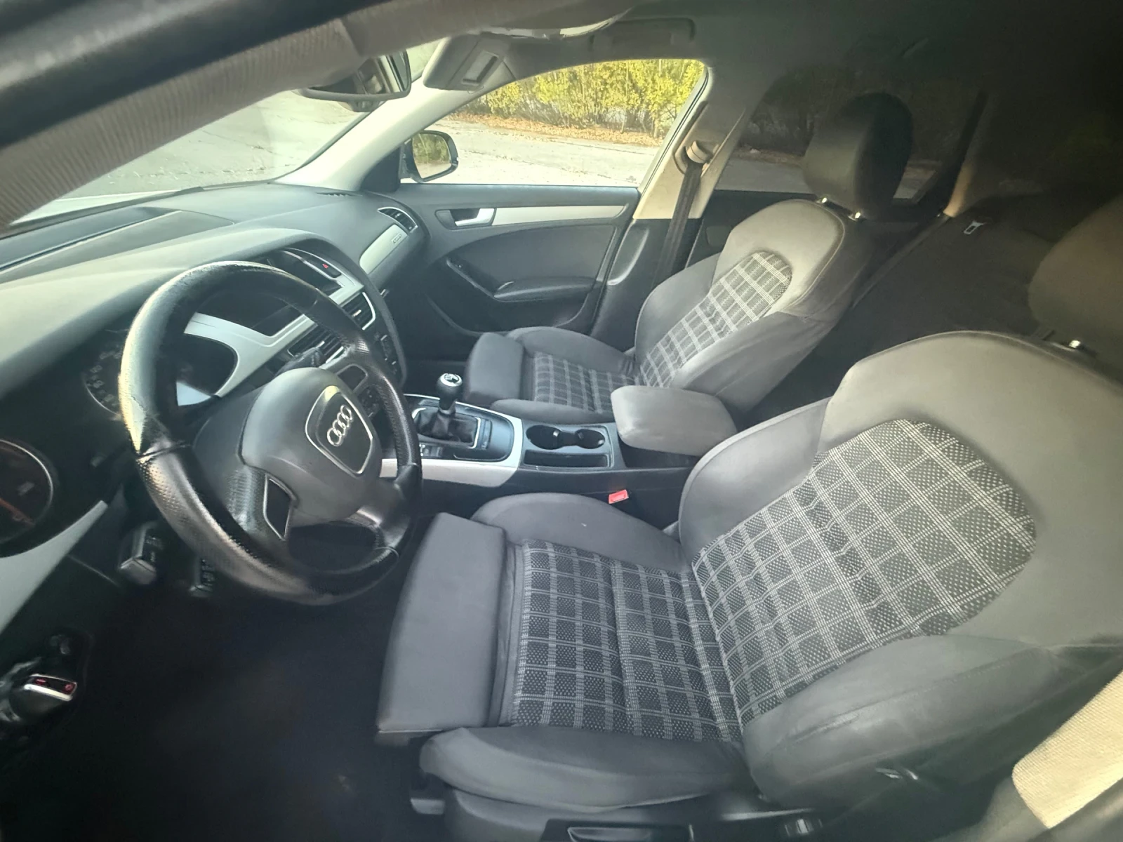 Audi A4 2.0TDI 4x4, снимка 10 - Автомобили и джипове - 56262195