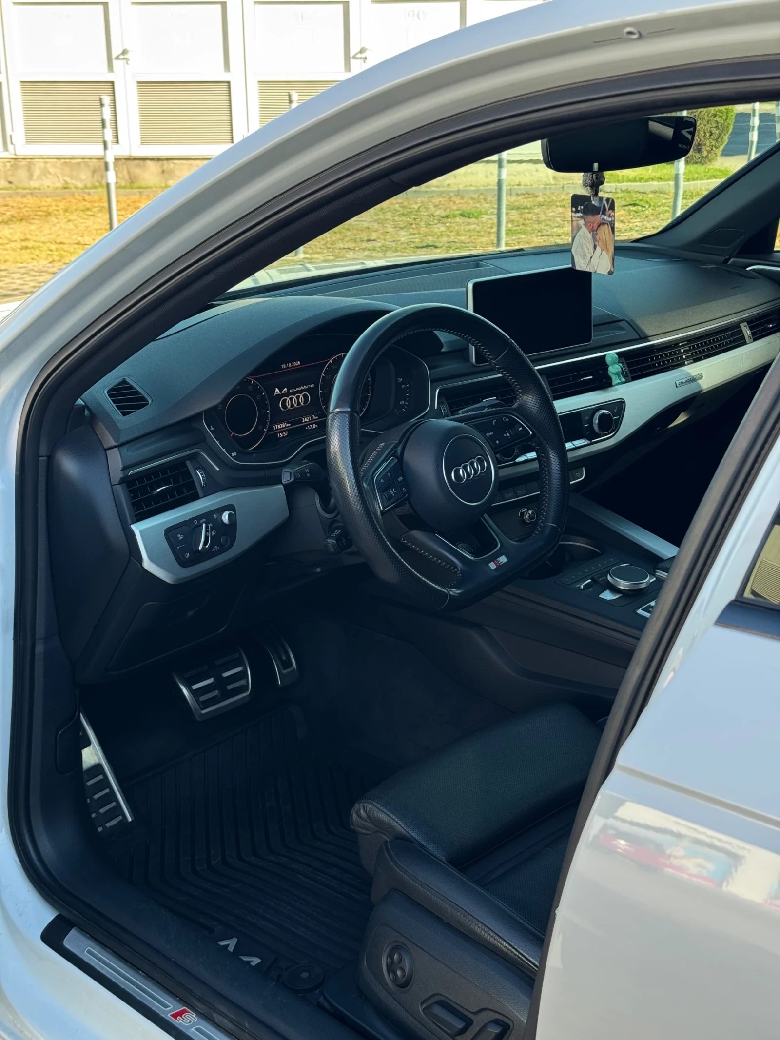 Audi A4 2.0 TFSI QUATTRO , снимка 7 - Автомобили и джипове - 56567318