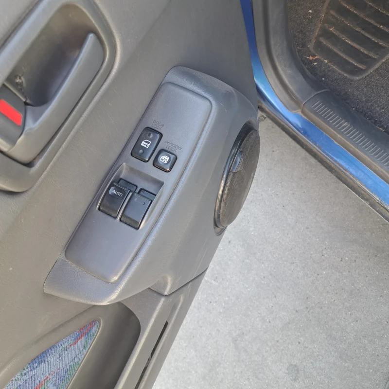 Toyota Rav4 2.0 i, снимка 8 - Автомобили и джипове - 50803403