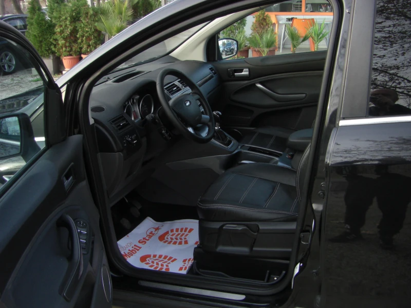 Ford Kuga 2.0tdci 4x4 Keyless Panorama KOJA, снимка 9 - Автомобили и джипове - 52636961