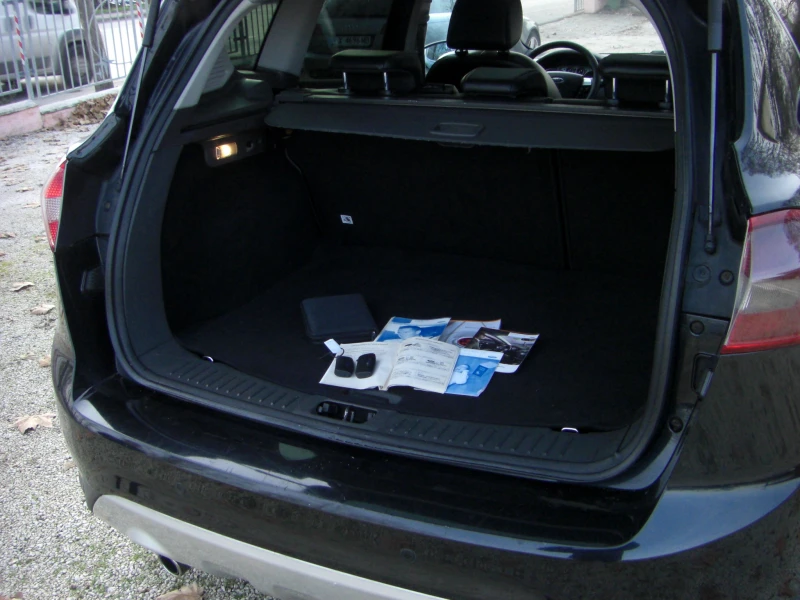 Ford Kuga 2.0tdci 4x4 Keyless Panorama KOJA, снимка 16 - Автомобили и джипове - 52636961