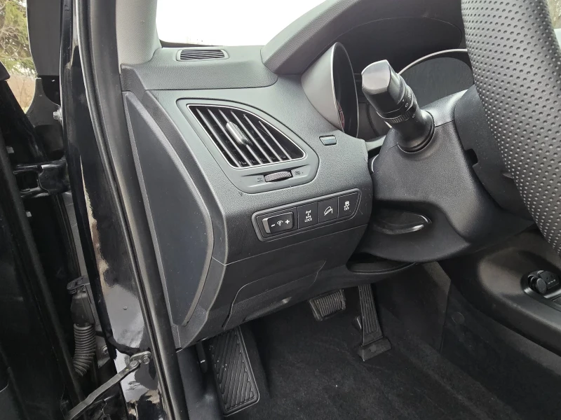Hyundai IX35 2.0CRDI PREMIUM 4х4, снимка 9 - Автомобили и джипове - 53099693