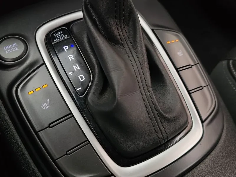 Hyundai Kona 1.6Т, снимка 16 - Автомобили и джипове - 54257137