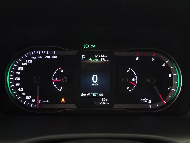 Hyundai Tucson 2.0 2WD MODERN, снимка 8 - Автомобили и джипове - 56161246