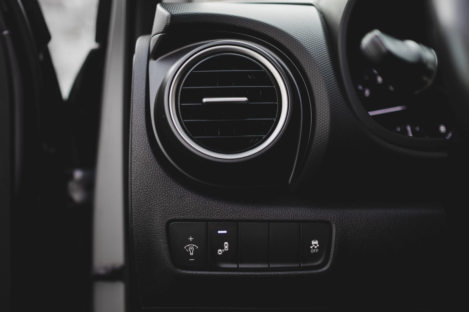 Hyundai Kona Limited AWD / 4X4 | Mobile.bg � ����������� 15