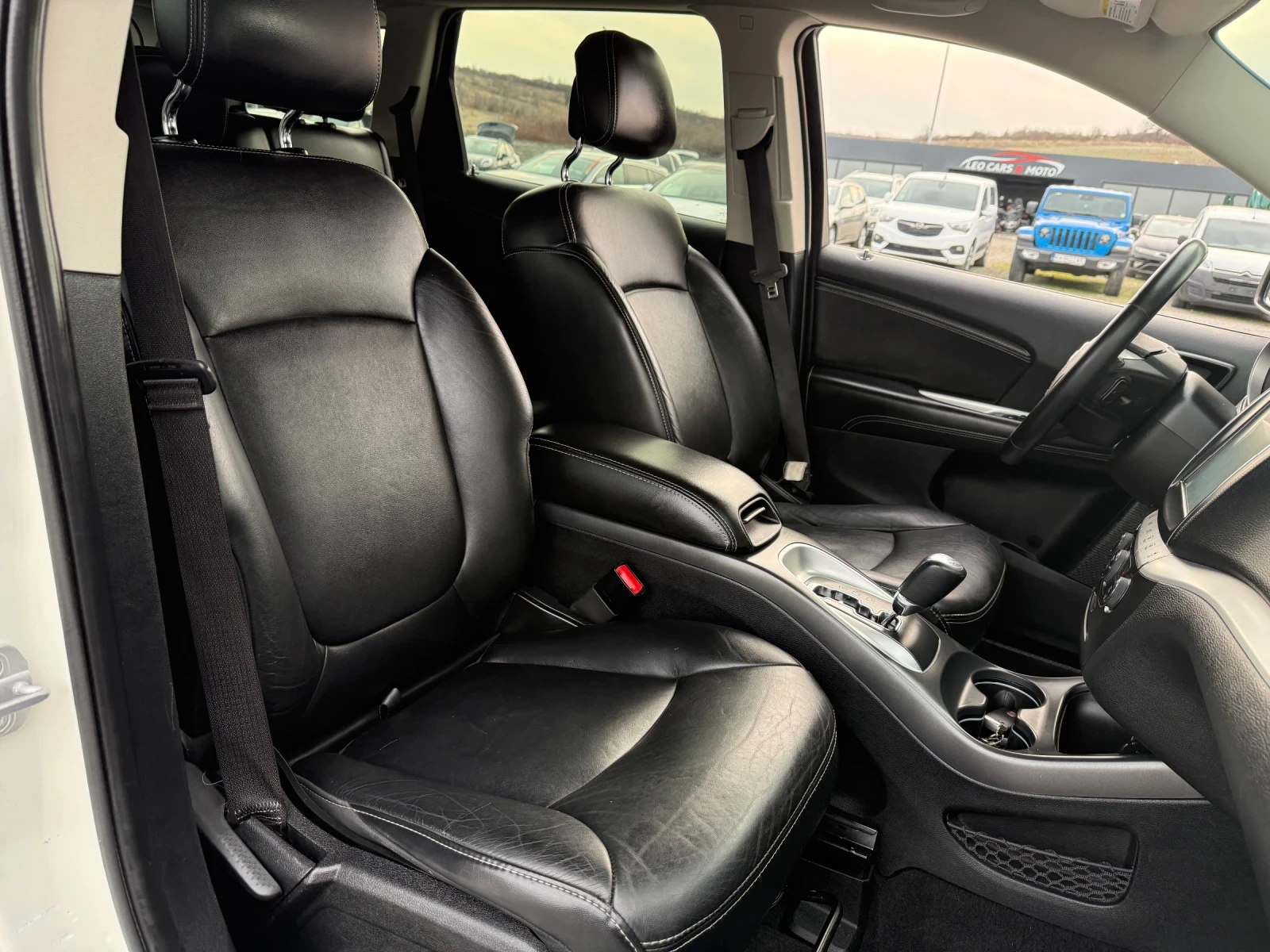 Fiat Freemont 2.0Mjet, 7МЕСТА, РЕАЛНИ КИЛОМЕТРИ, КАМЕРА, ЛИЗИНГ!, снимка 10 - Автомобили и джипове - 53710374