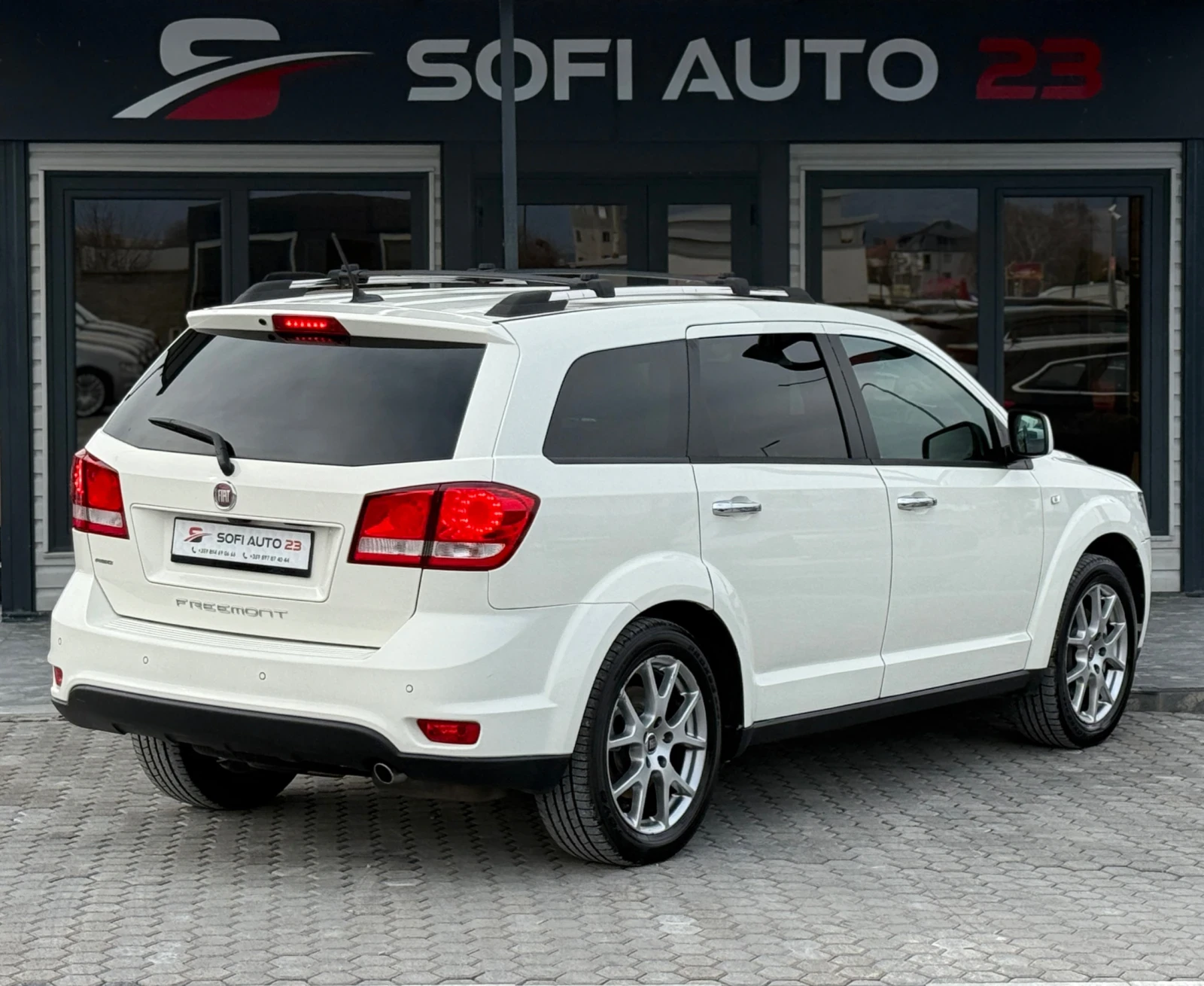 Fiat Freemont 2.0Mjet, 7МЕСТА, РЕАЛНИ КИЛОМЕТРИ, КАМЕРА, ЛИЗИНГ!, снимка 5 - Автомобили и джипове - 53710374