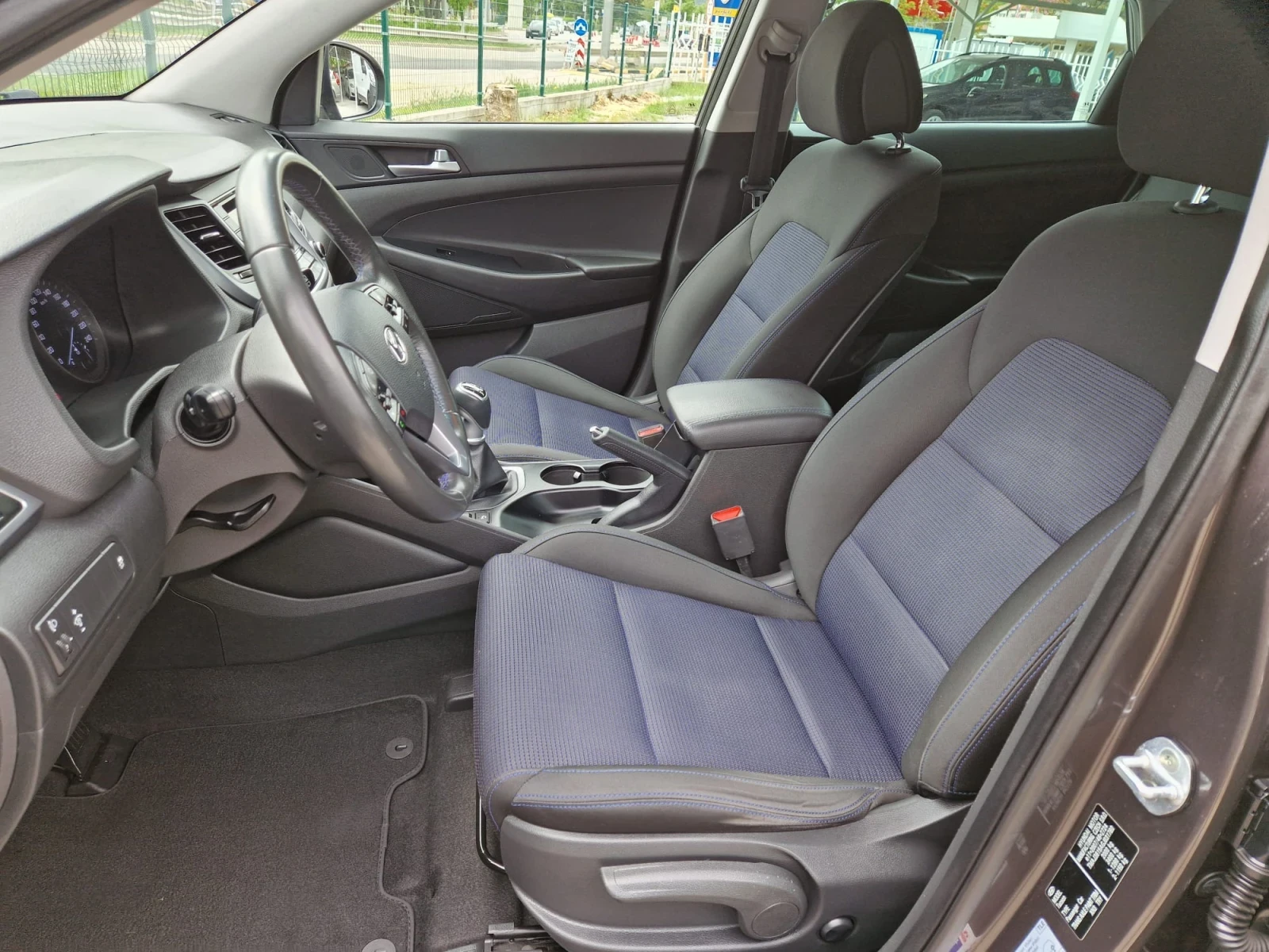 Hyundai Tucson 1.7 CRDI EURO 6B, снимка 10 - Автомобили и джипове - 54373549
